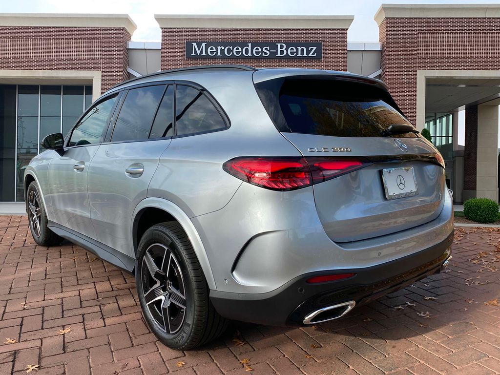 2025 Mercedes-Benz GLC 300 6