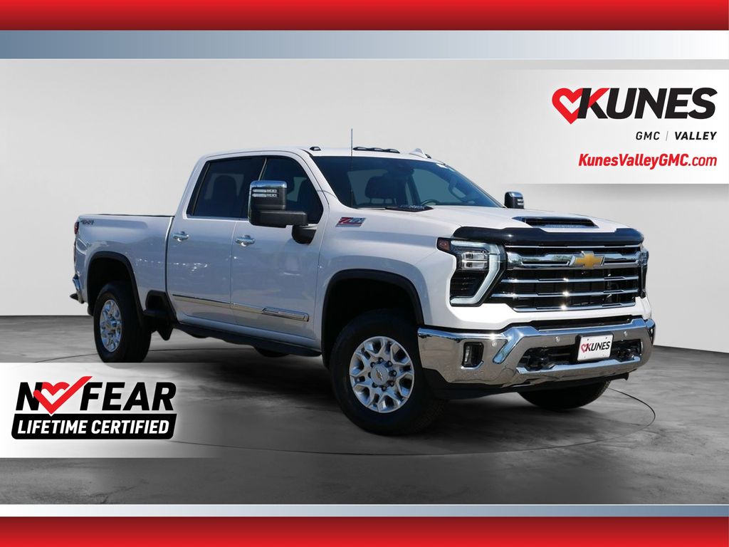 White (Iridescent Pearl Tricoat) 2024 Chevrolet Silverado 3500HD Pickup Truck Four-Wheel Drive Automatic