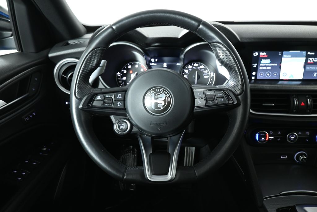 Thumbnail: 2022 Alfa Romeo Stelvio - 16