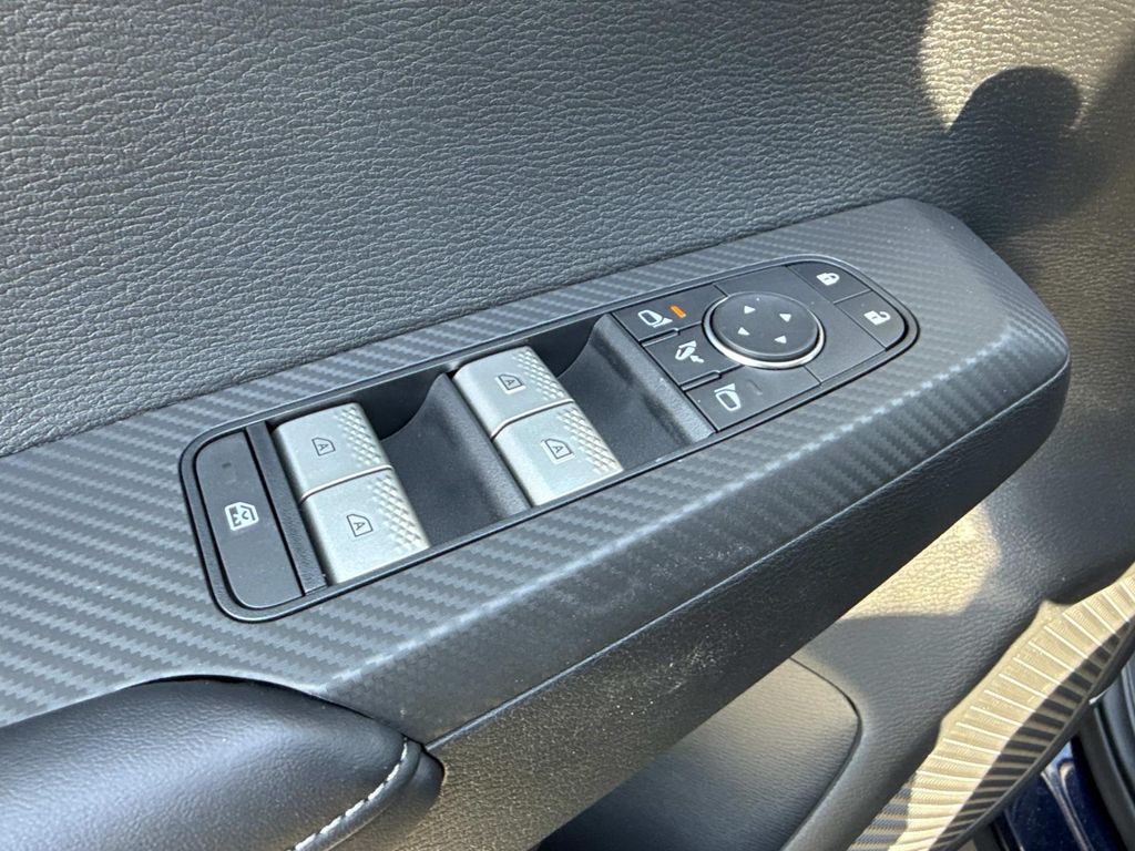2025 Mitsubishi Outlander Plug-in Hybrid SE - Photo 20