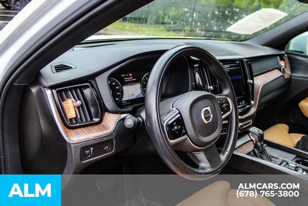 2021 Volvo XC60 T5 Inscription photo 28