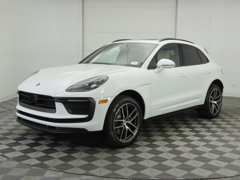 Thumbnail: 2025 Porsche Macan - 1