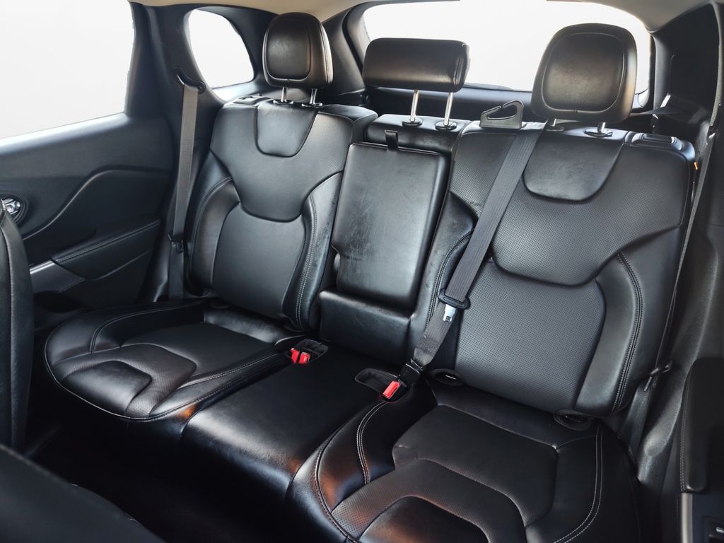 Used Car 2022 Jeep Cherokee  Latitude Lux For Sale Under $25,000 In Austin, Texas