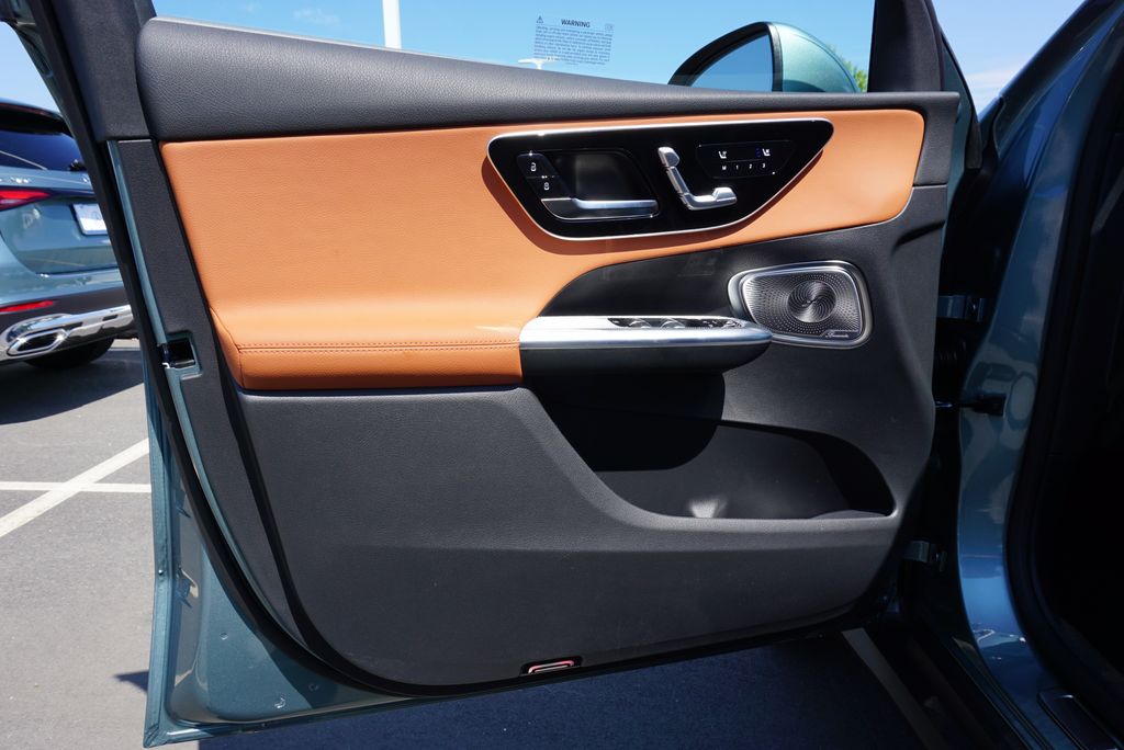 Thumbnail: 2026 Mercedes-Benz GLC - 8