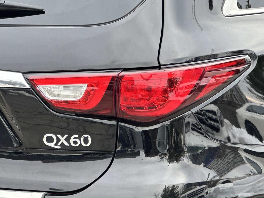 Thumbnail: 2016 INFINITI QX60 - 10