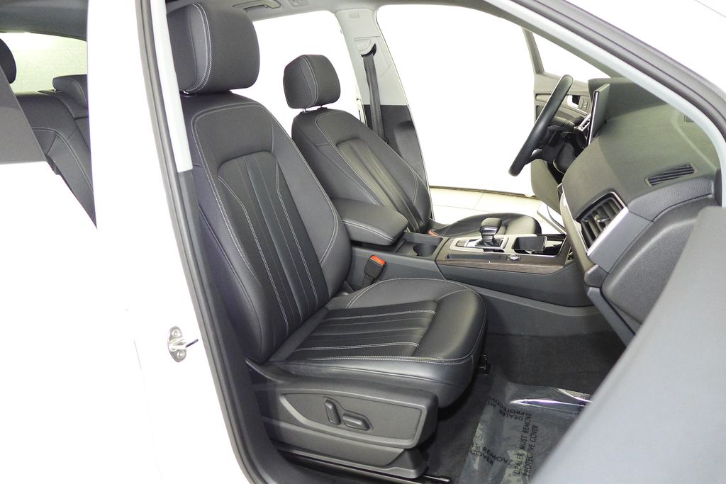 Thumbnail: 2023 Audi Q5 - 19