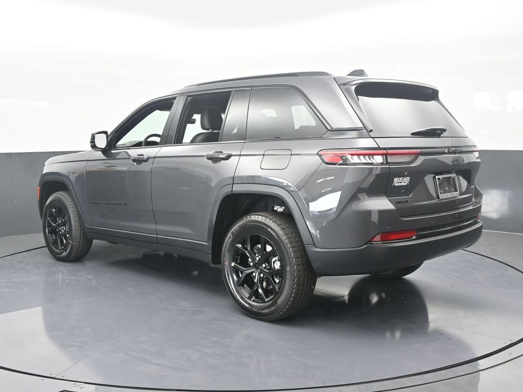 New 2025 Baltic Gray Metallic Clearcoat Jeep Altitude X image 4