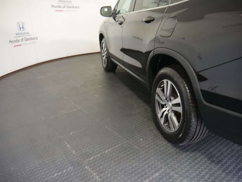 Thumbnail: 2018 Honda Pilot - 11