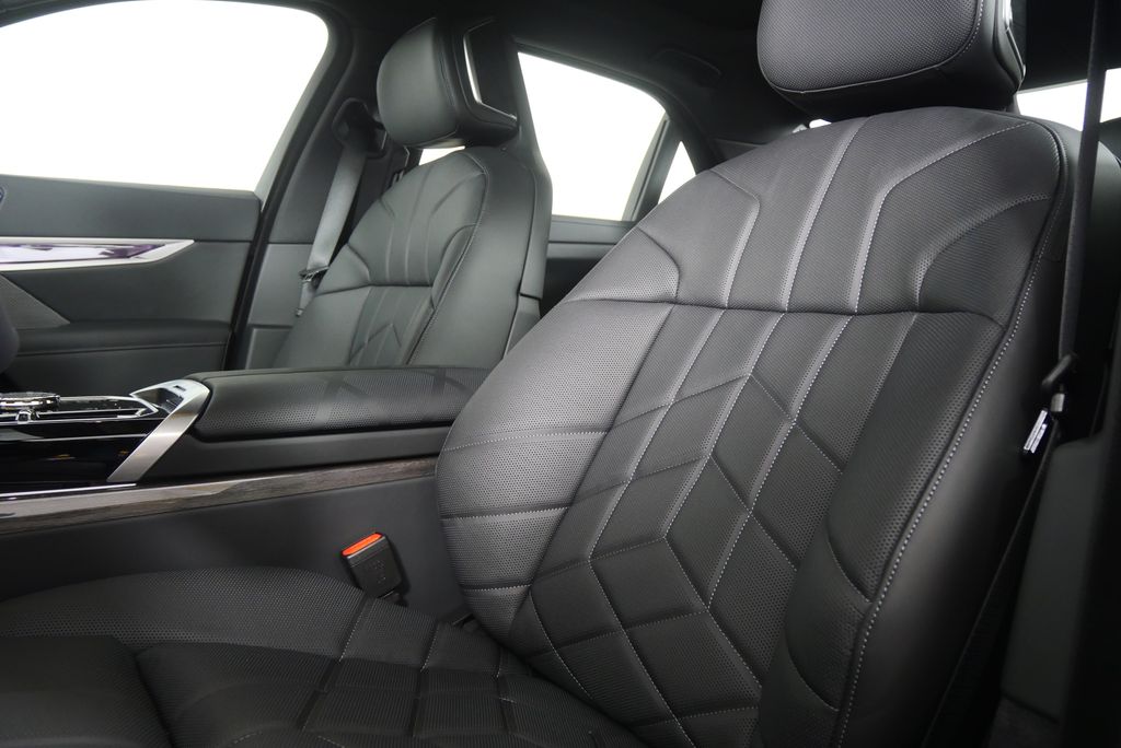 Thumbnail: 2026 BMW i7 - 11