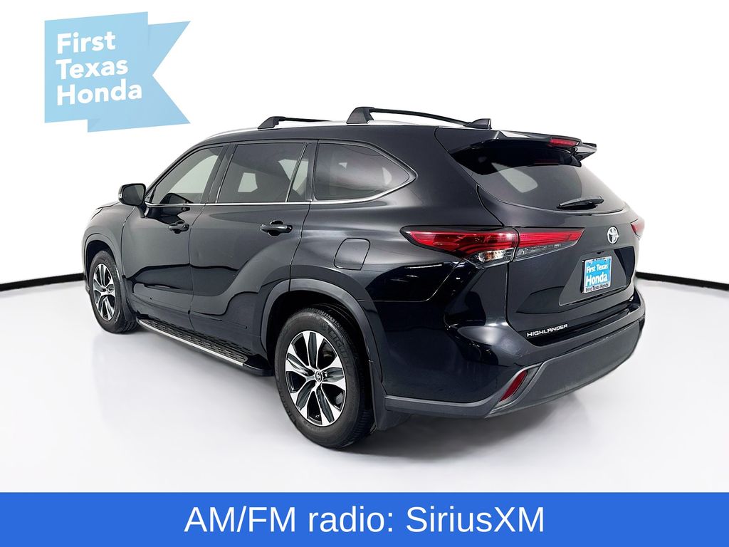 Used Car 2021 Toyota Highlander  Xle For Sale Under $30,000 In Austin, Texas