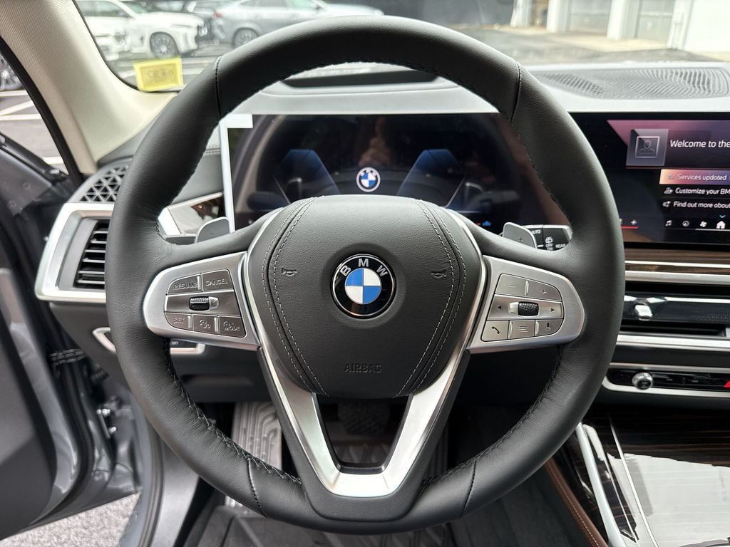 Thumbnail: 2027 BMW X7 - 14