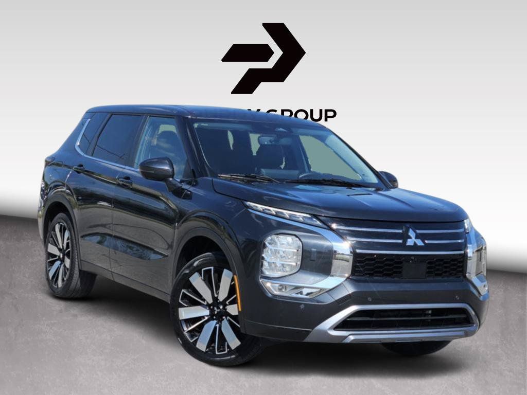 Gray 2025 Mitsubishi Outlander SUV / Crossover Front-Wheel Drive Continuously Variable Transmission