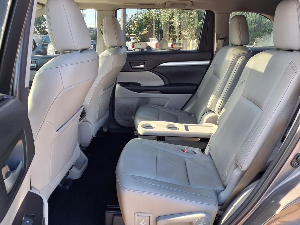2014 Toyota Highlander XLE V6 Gray at Texan Dodge Chrysler Jeep Ram