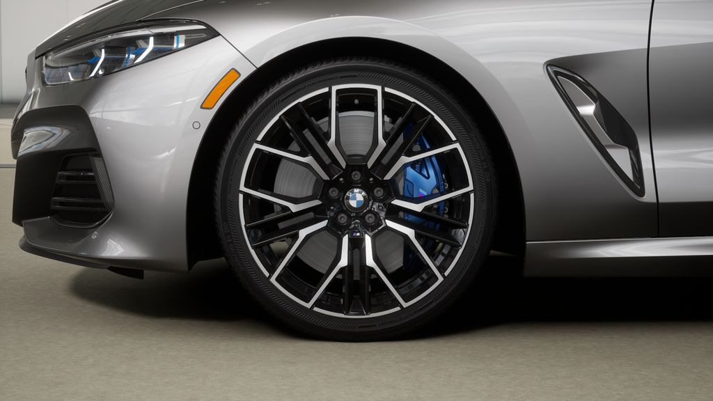 2026 BMW 8 Series M850i xDrive 32