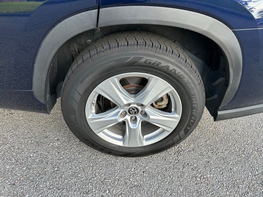 Thumbnail: 2021 Toyota Highlander - 9