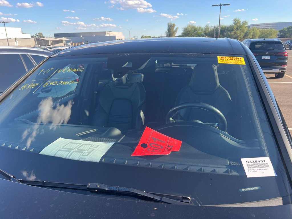 Used 2019  Porsche Base image 15