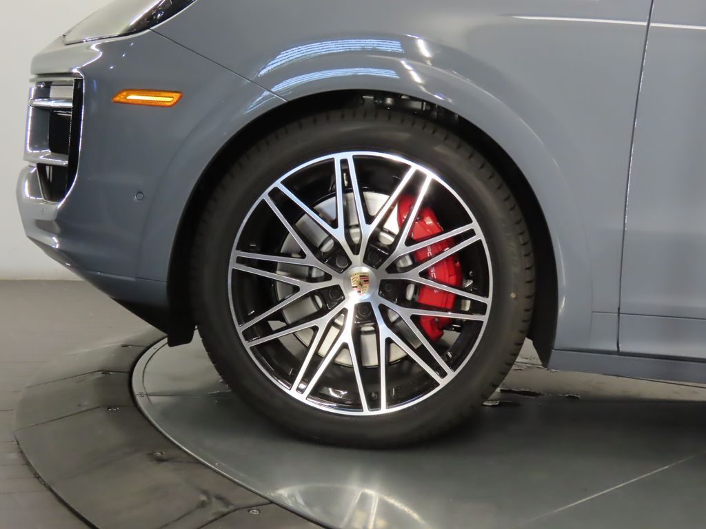 Thumbnail: 2025 Porsche  - 11