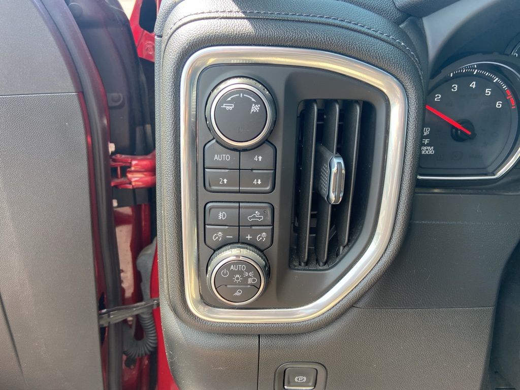 Thumbnail: 2019 Chevrolet Silverado 1500 - 23
