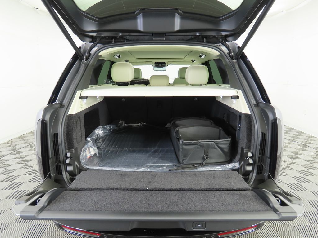 Thumbnail: 2025 Land Rover Range Rover - 30