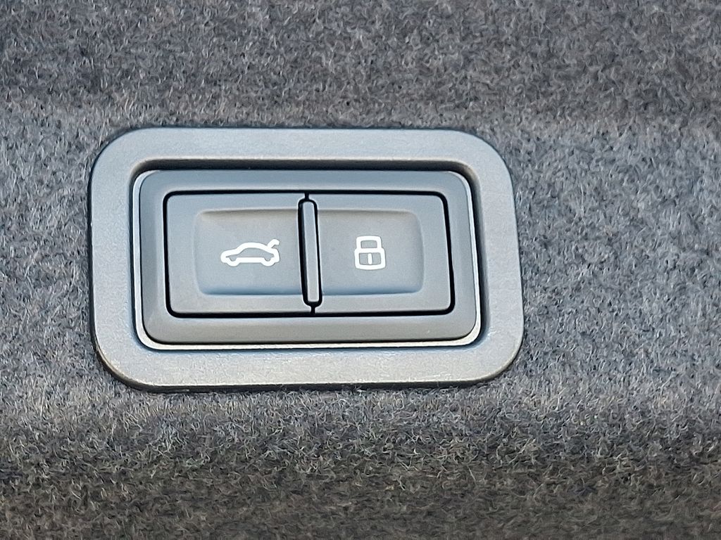 Thumbnail: 2021 Audi S6 - 29