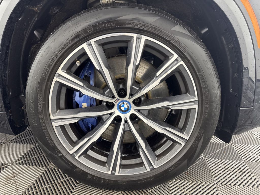 Thumbnail: 2022 BMW X5 - 12