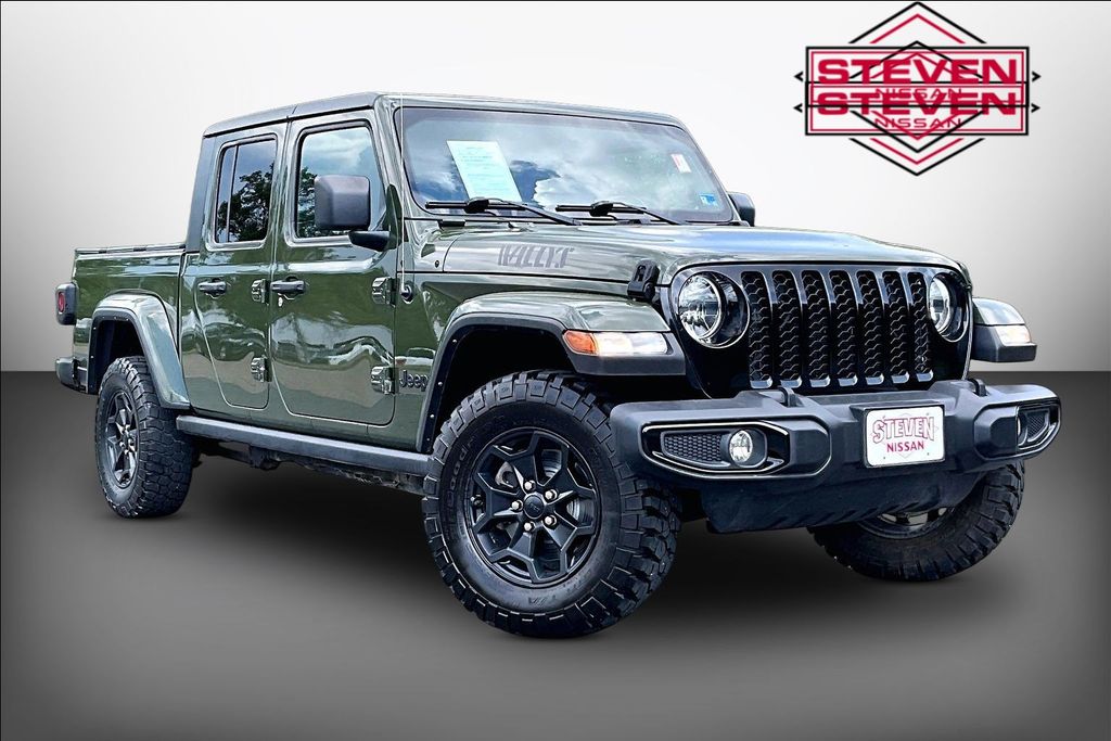  2022 Jeep Gladiator Willys Crew Cab 4WD   