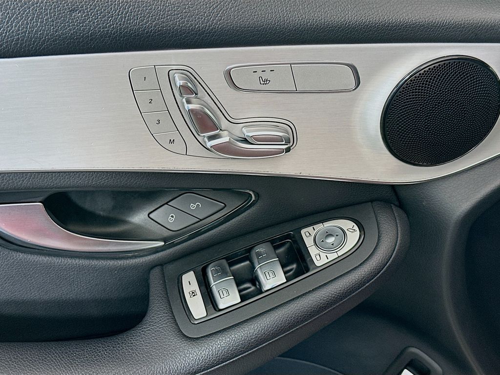 Thumbnail: 2020 Mercedes-Benz GLC - 17