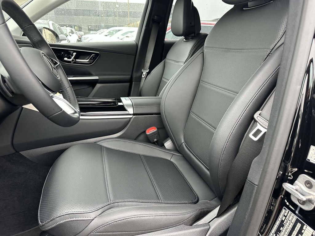 2025 Mercedes-Benz GLC 350 17