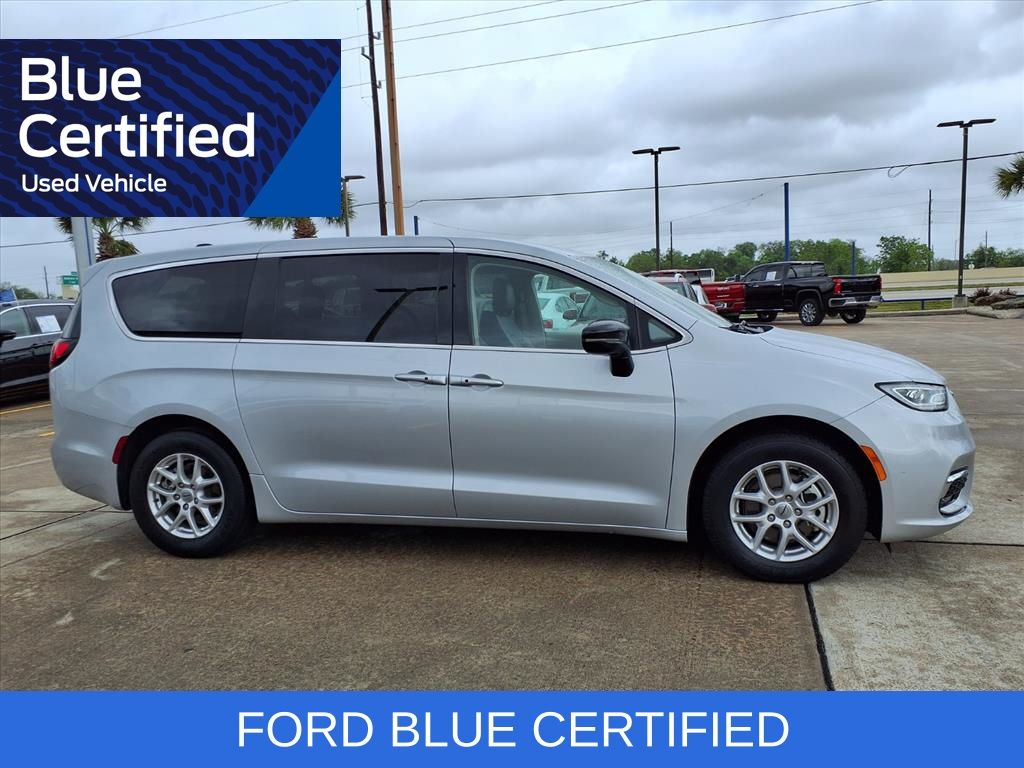 2024 Chrysler Pacifica Touring L - 7
