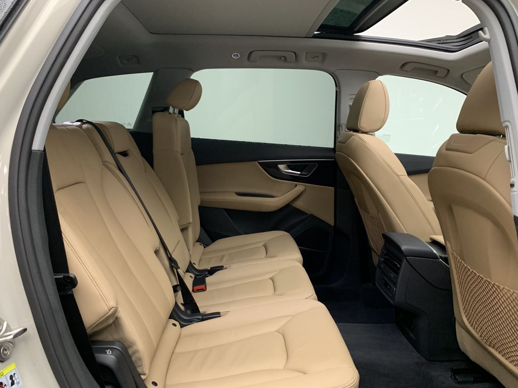 Thumbnail: 2023 Audi Q7 - 14