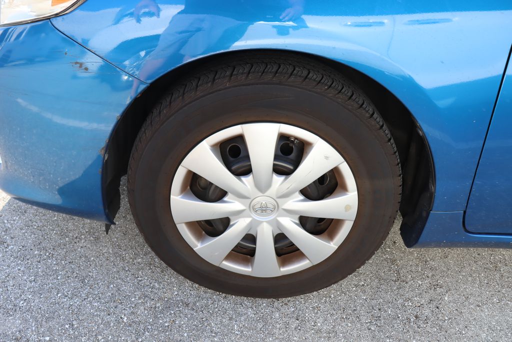 2010 Toyota Corolla LE 4