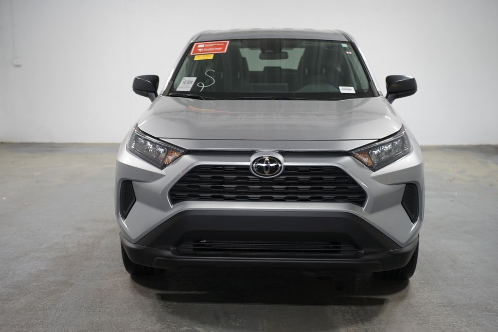 2022 Toyota RAV4 LE 2