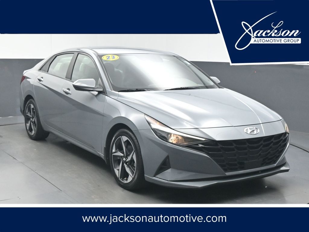 2023 Hyundai Elantra SEL FWD
