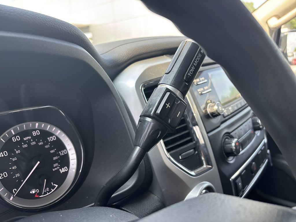 Used 2018 Glacier White Nissan SV image 21