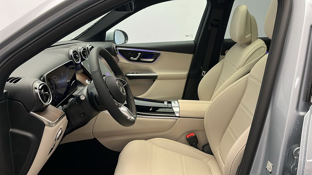 2025 Mercedes-Benz GLC 300 12