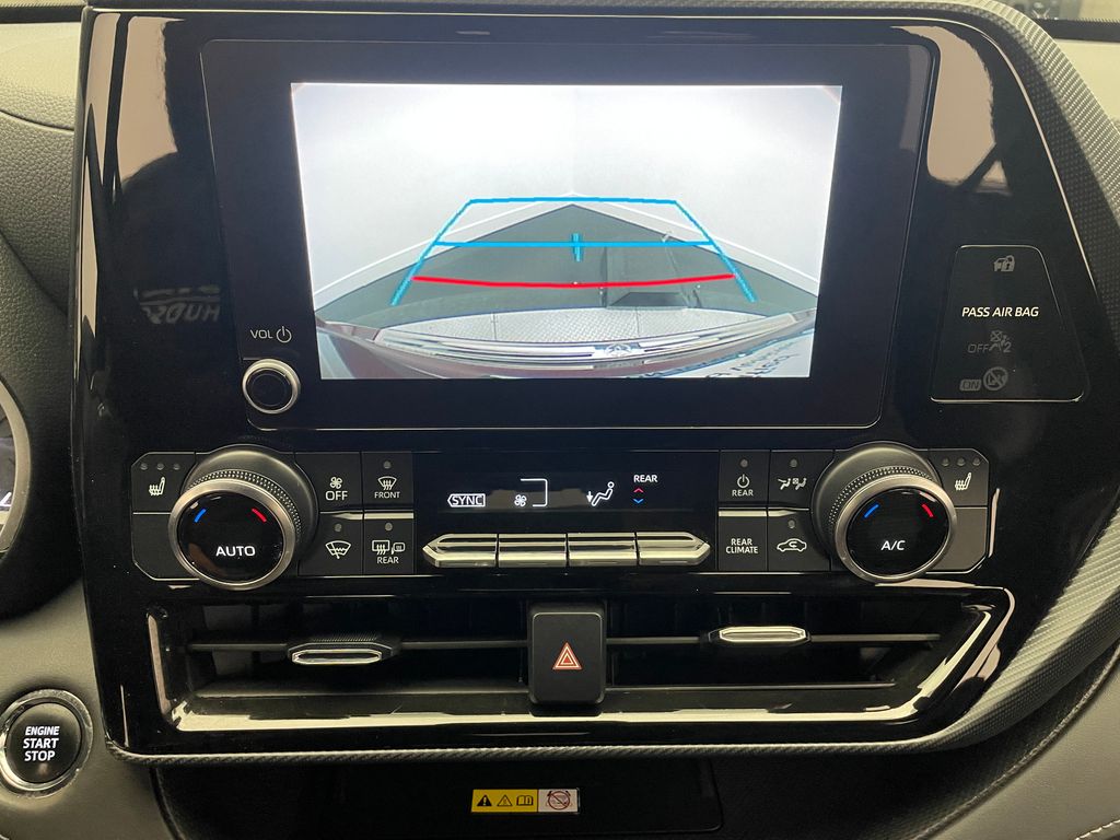 Thumbnail: 2023 Toyota Highlander - 25