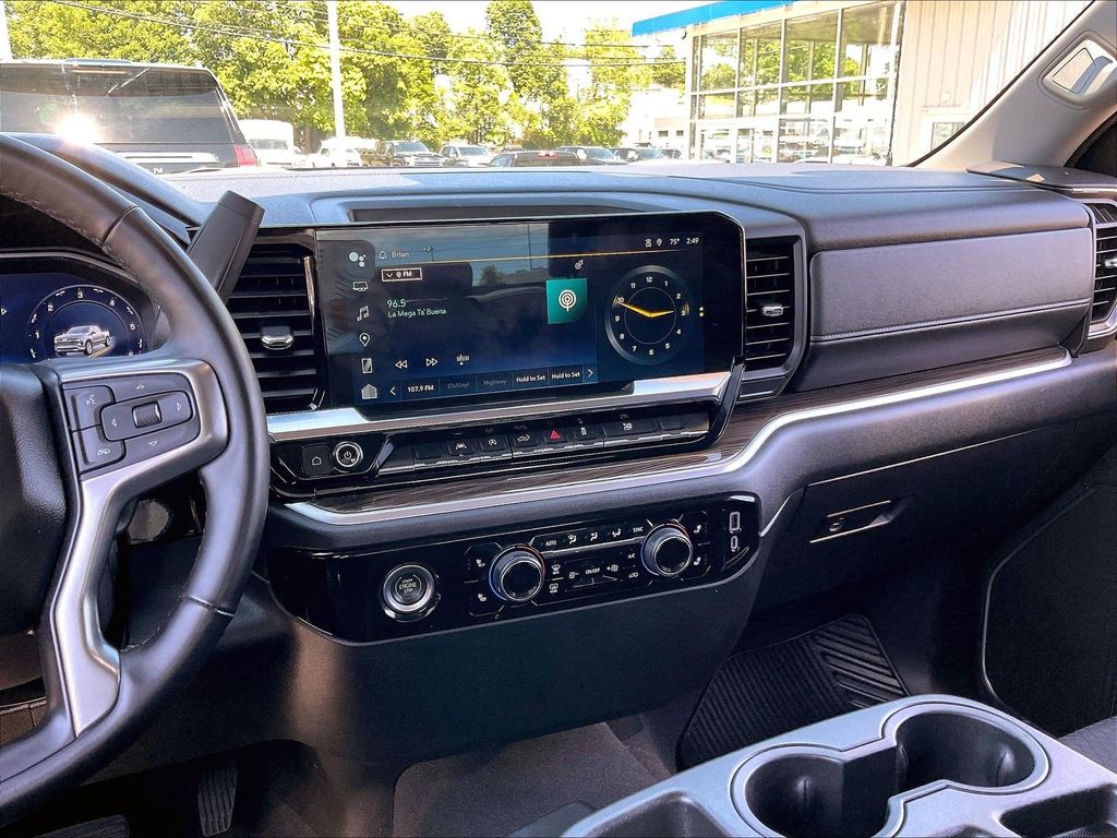 2023 Chevrolet Silverado 1500 — photo 18