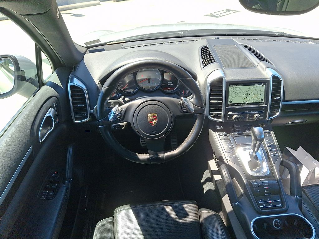 Thumbnail: 2012 Porsche Cayenne - 13