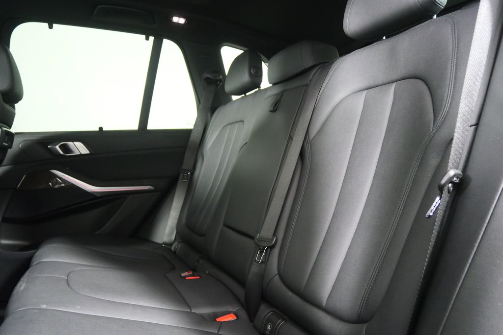 Thumbnail: 2022 BMW X5 - 12