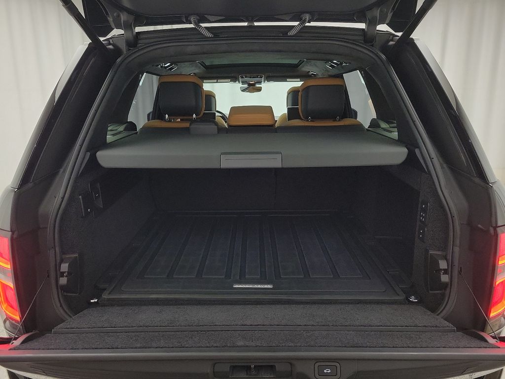 Thumbnail: 2019 Land Rover Range Rover - 26