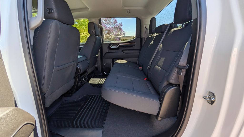 Used 2023 Chevrolet Silverado 1500 LT 4D Crew Cab