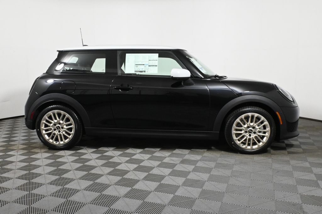 2025 MINI Cooper S 8