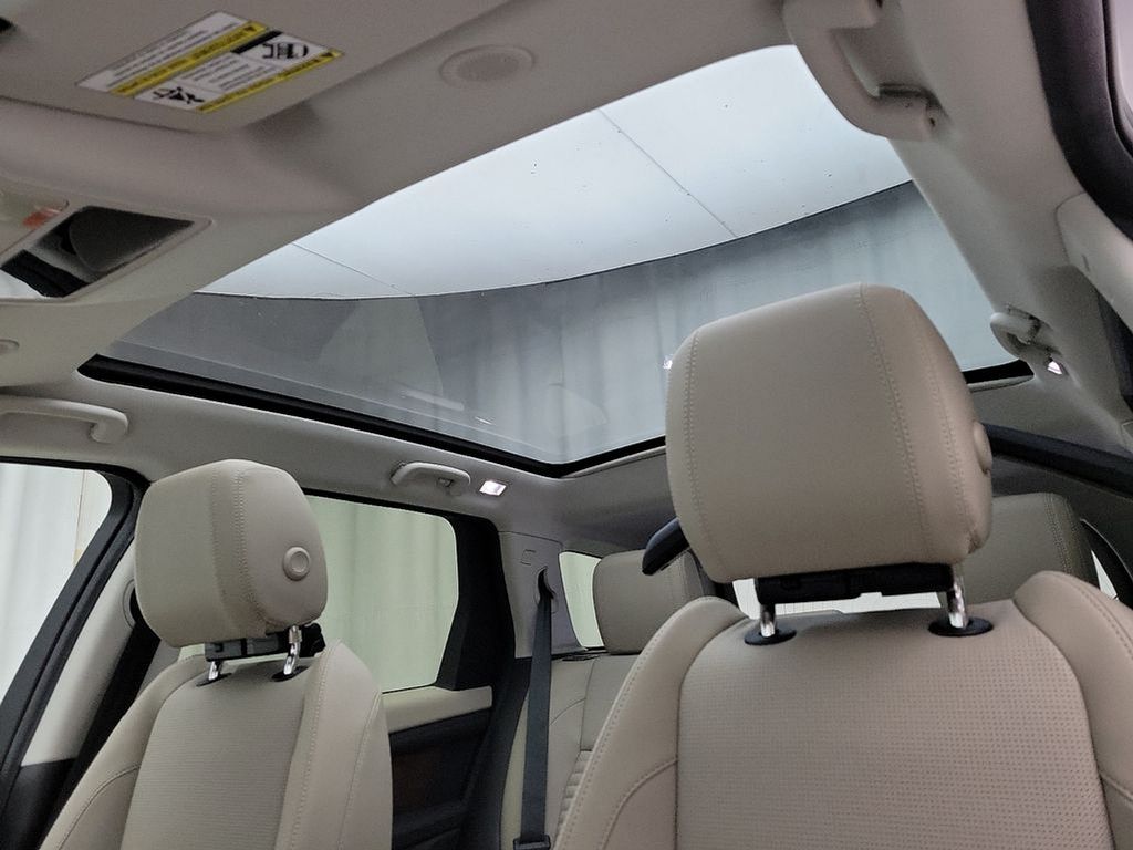 2024 Land Rover Discovery Sport S 9
