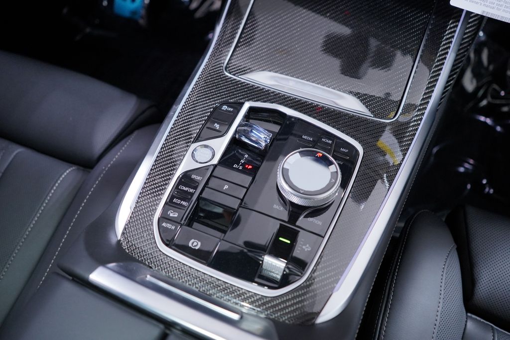 Thumbnail: 2027 BMW X7 - 14