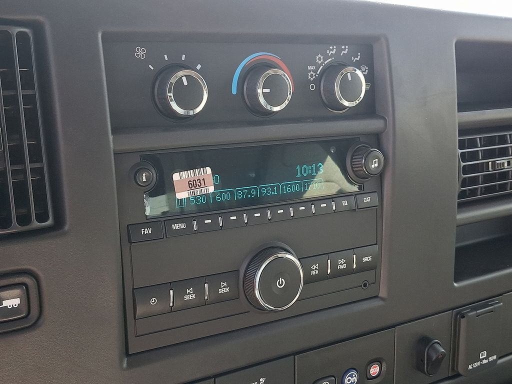 2024 Chevrolet Express 3500 Work Van - 9