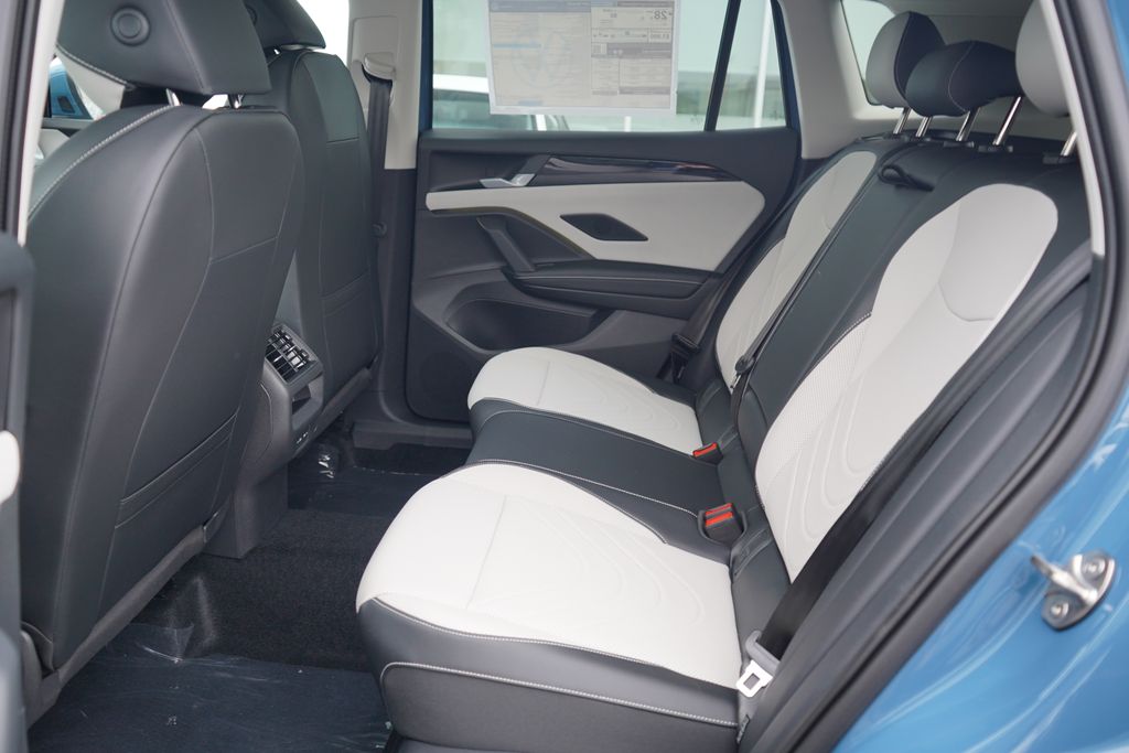 Thumbnail: 2025 Volkswagen Tiguan - 7