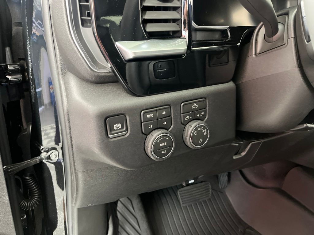 Thumbnail: 2026 Chevrolet Silverado 1500 - 25