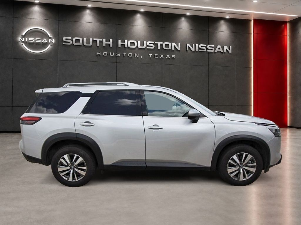 2025 Nissan Pathfinder SL - 4