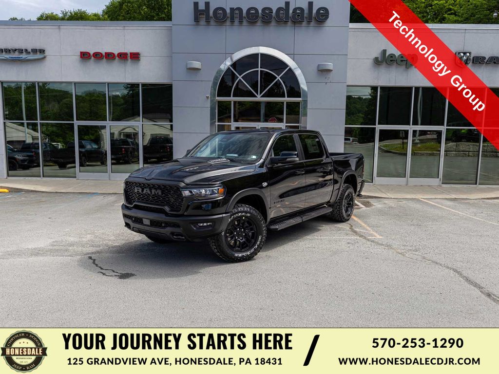 Diamond Black Crystal Pearlcoat 2026 RAM 1500 Pickup Truck Four-Wheel Drive 8-Speed Automatic