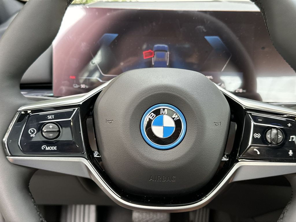 2025 BMW i5 xDrive40 14